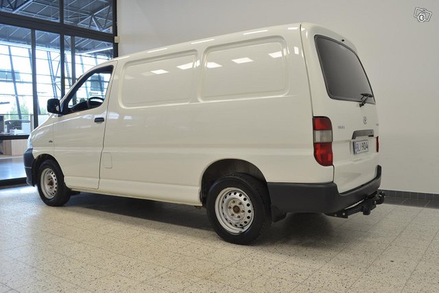 TOYOTA Hiace 3