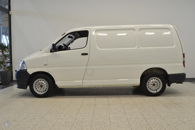 TOYOTA Hiace 4