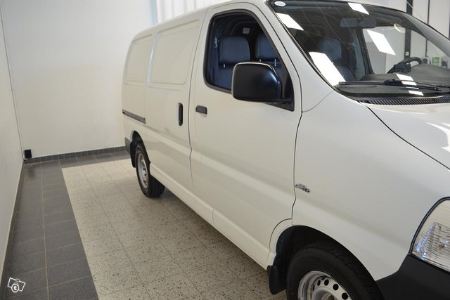 TOYOTA Hiace 7