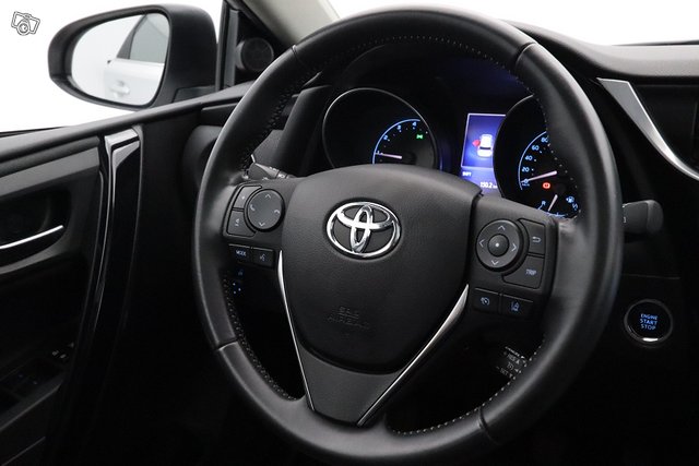 Toyota Auris 10