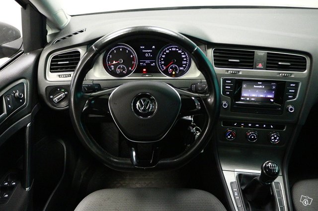 Volkswagen Golf 14