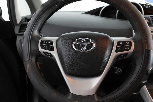 Toyota Verso 3