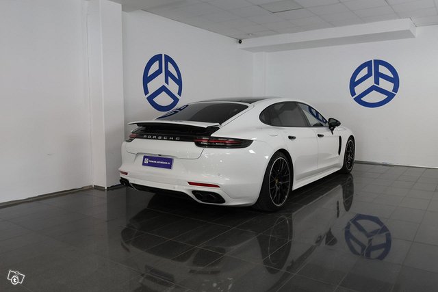 Porsche Panamera 23