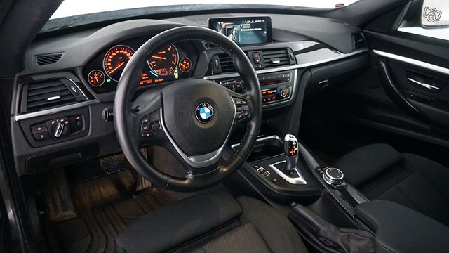 BMW 320 Gran Turismo 13