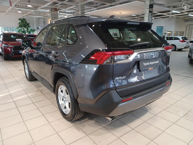 Toyota RAV4 6