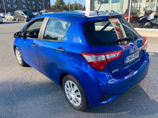 Toyota Yaris 4