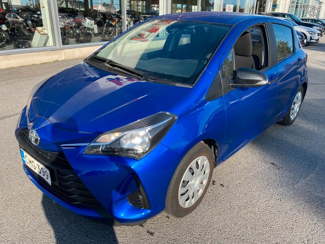 Toyota Yaris 5