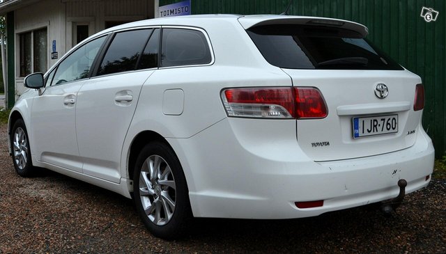 Toyota Avensis 11