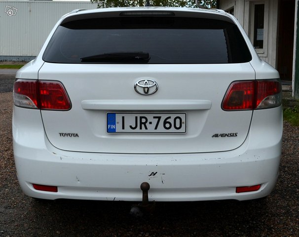 Toyota Avensis 12