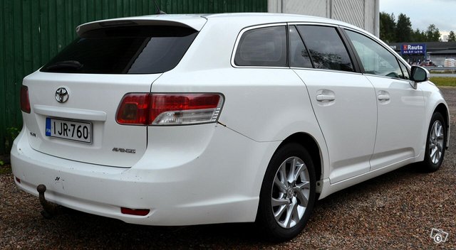 Toyota Avensis 13