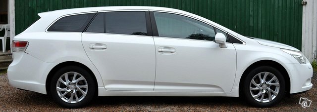 Toyota Avensis 14