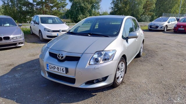 Toyota Auris 1