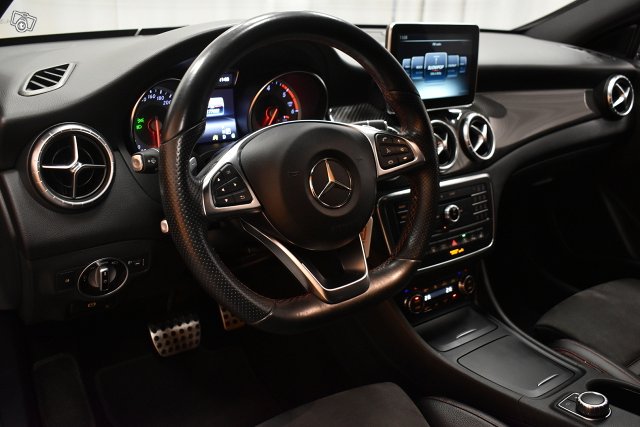 Mercedes-Benz CLA 13