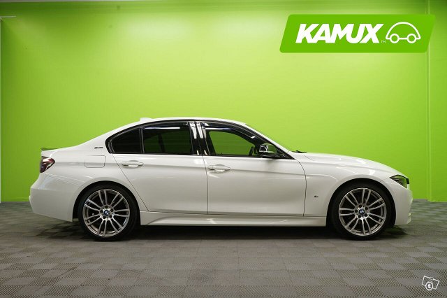 BMW 330e 2