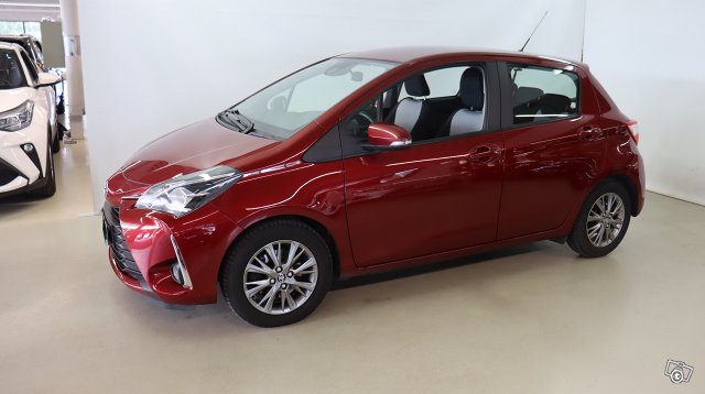 Toyota YARIS 2