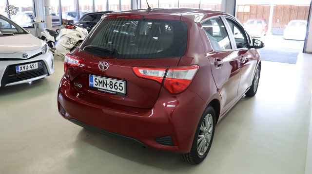 Toyota YARIS 5