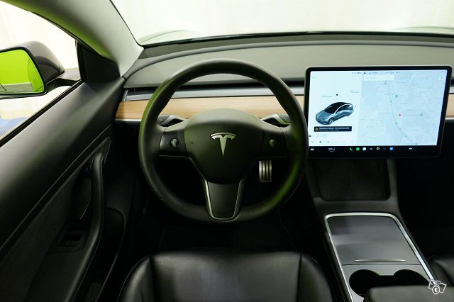 Tesla Model 3 14