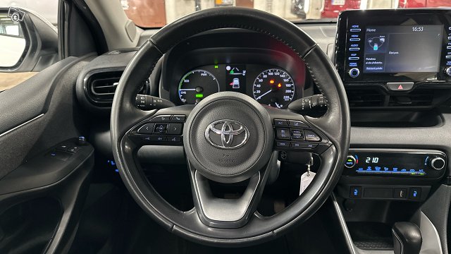 Toyota Yaris 12