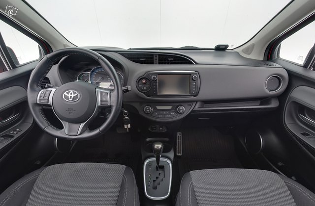 Toyota Yaris 11