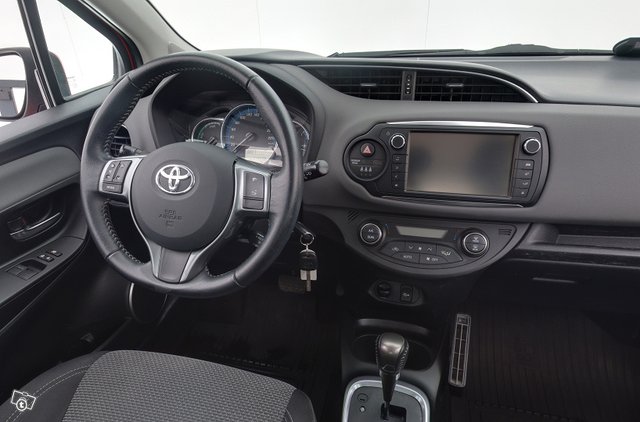 Toyota Yaris 13