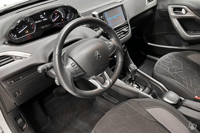 Peugeot 2008 7