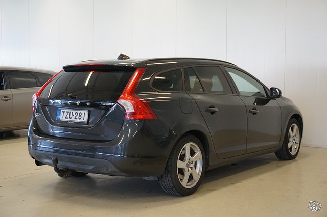 Volvo V60 7