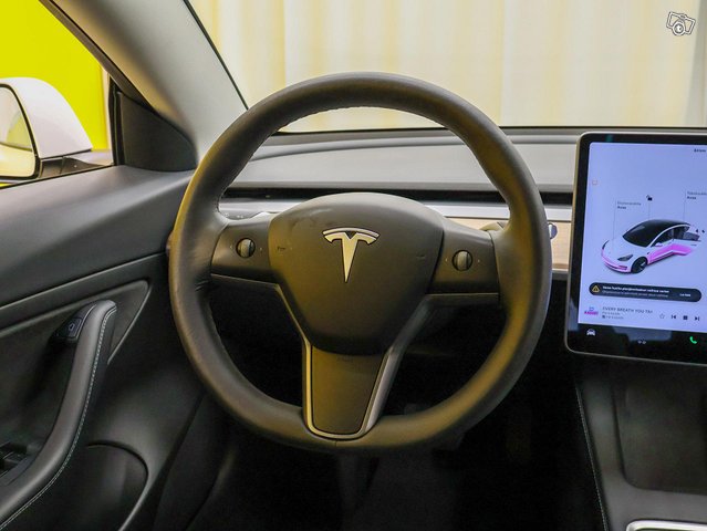 Tesla Model 3 4