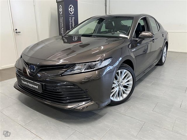 TOYOTA CAMRY