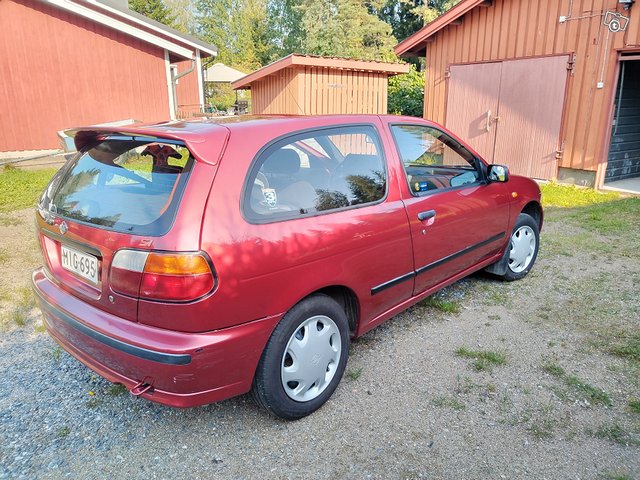 Nissan Almera 6