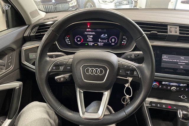 AUDI Q3 11