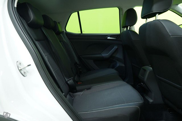 Volkswagen T-Cross 12