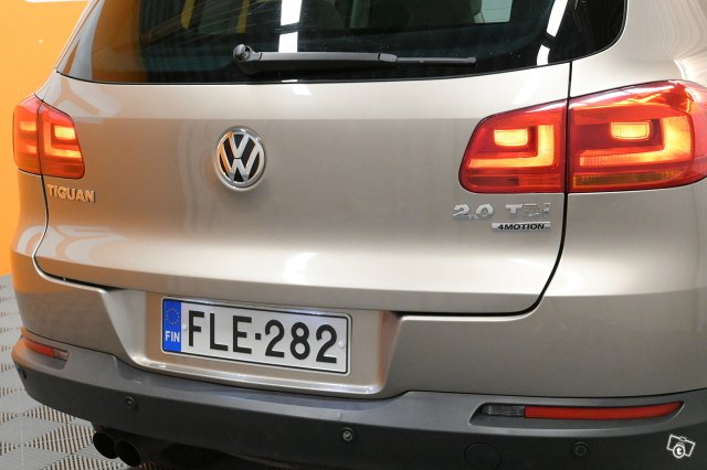 Volkswagen Tiguan 9