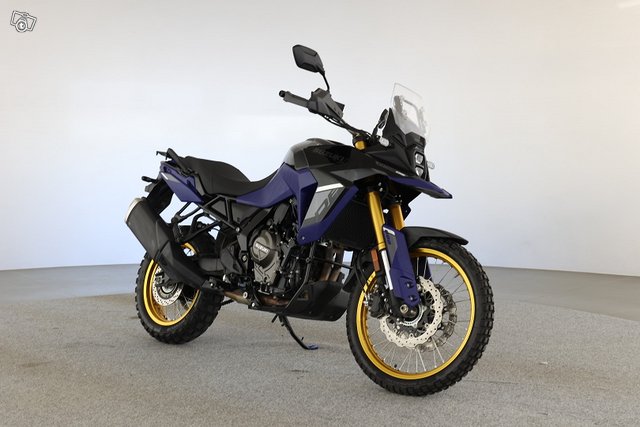 SUZUKI V-STROM 1