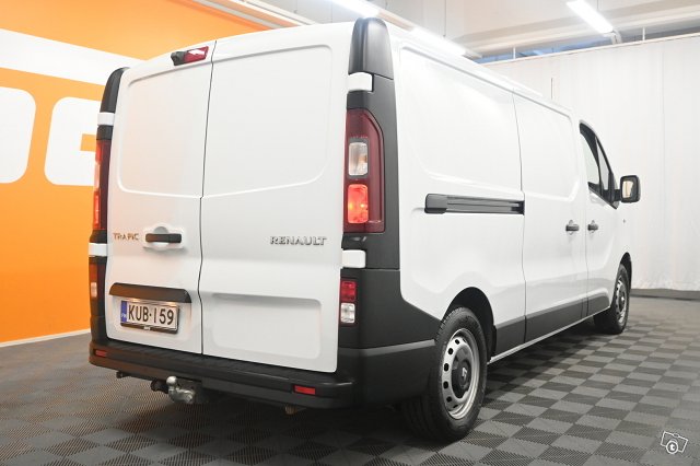 Renault Trafic 8