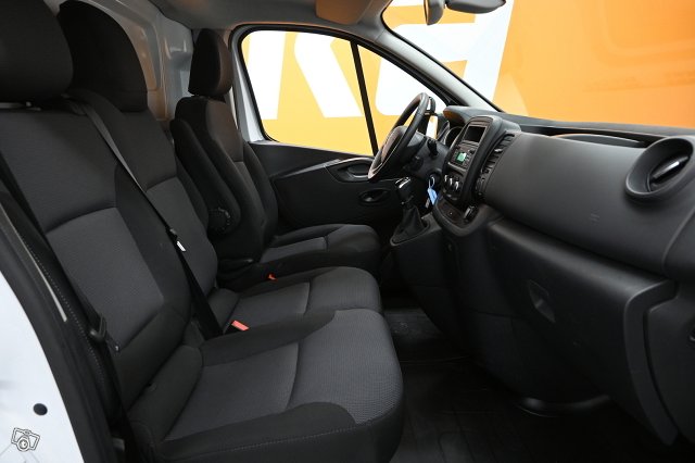 Renault Trafic 12