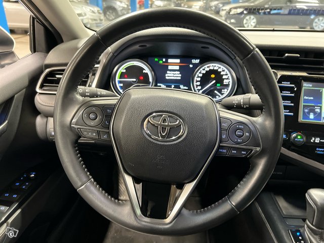 Toyota Camry 12