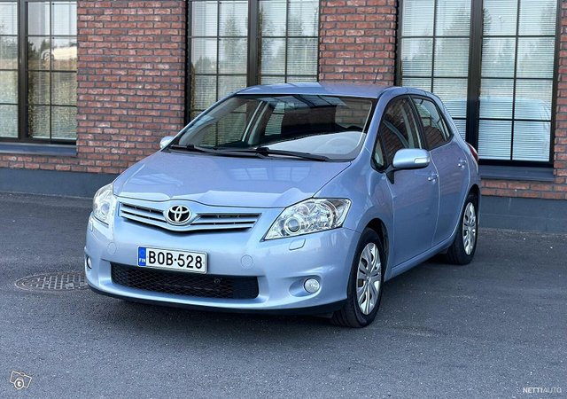 Toyota Auris 4