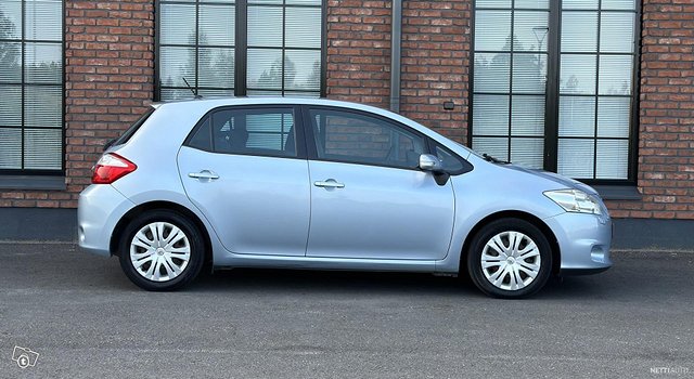 Toyota Auris 9