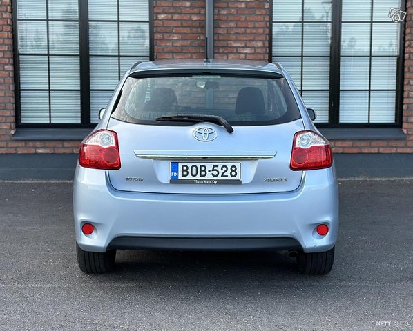 Toyota Auris 12