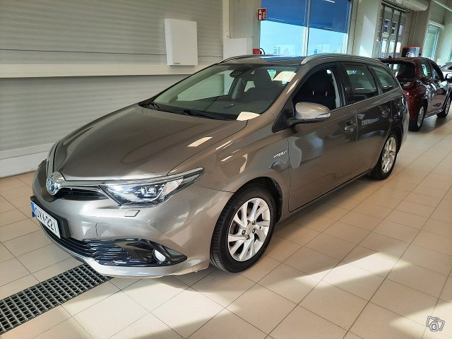 Toyota Auris 1