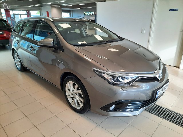 Toyota Auris 5