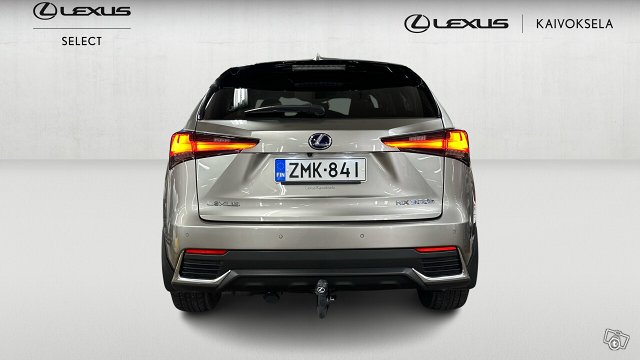 Lexus NX 4