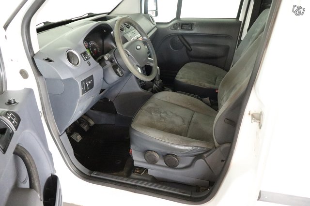 Ford Transit Connect 9