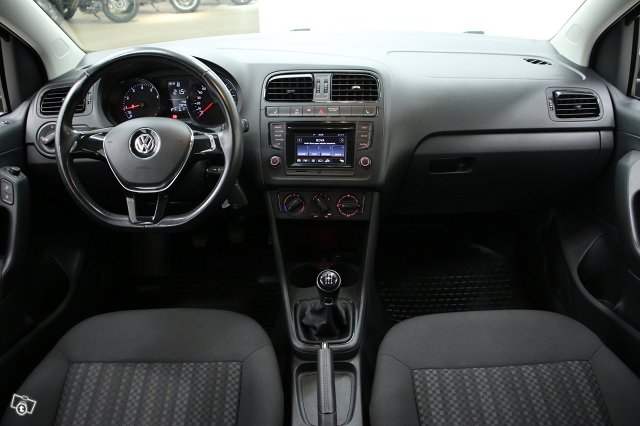 Volkswagen Polo 12