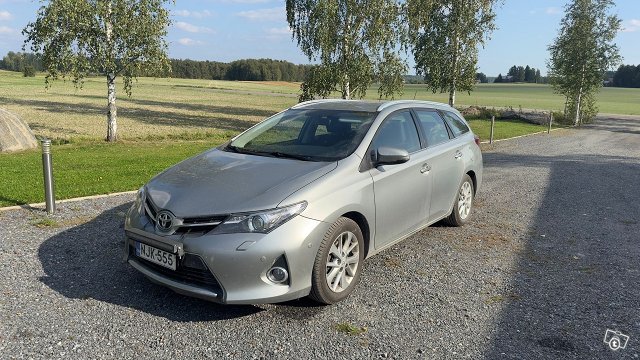 Toyota Auris 1