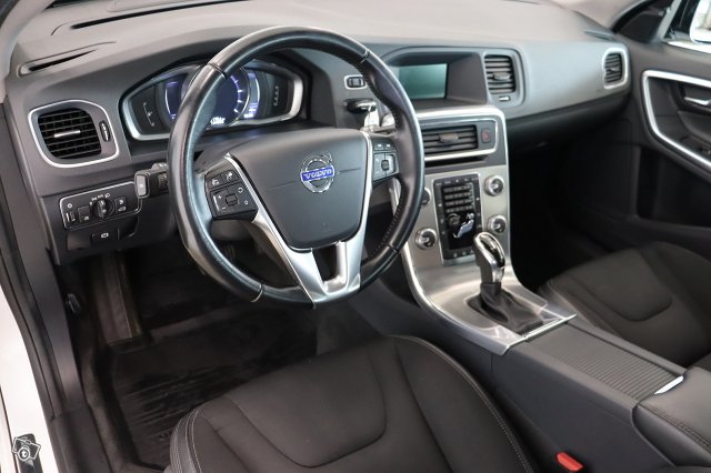 Volvo V60 Cross Country 11