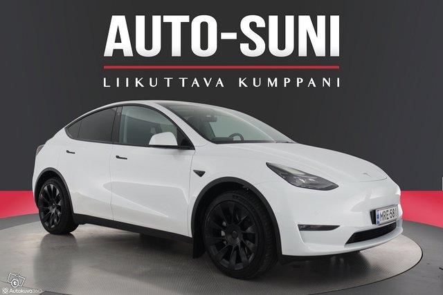 TESLA Model Y 1