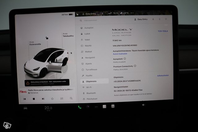 TESLA Model Y 10