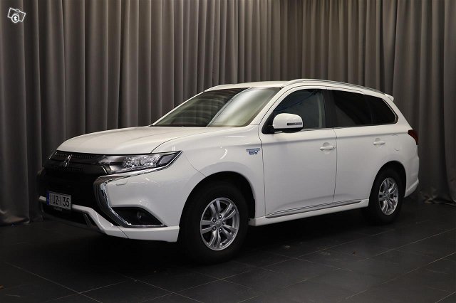 MITSUBISHI Outlander PHEV