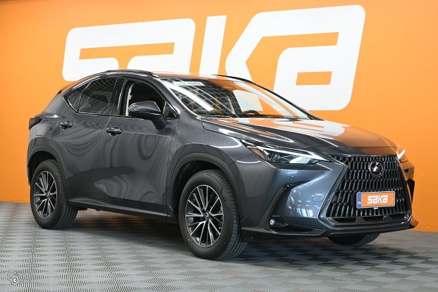 Lexus NX, kuva 1